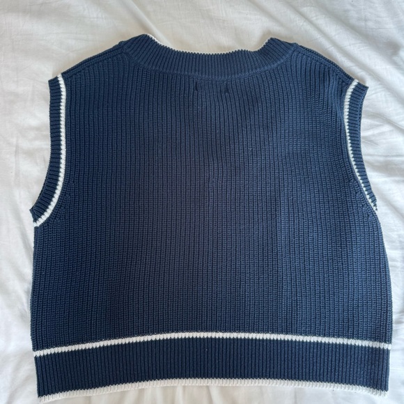 Jessica Simpson Dark Blue sweater vest Knit Top white trim Large preppy - Picture 5 of 6